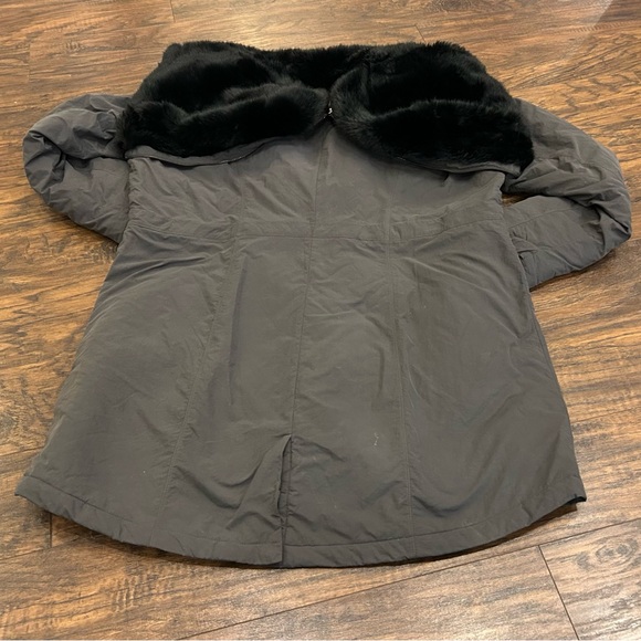 ATHLETA Womenβs District Primaloft Faux Fur Quilted Lined Parka Coat Jacket XL - Picture 6 of 10